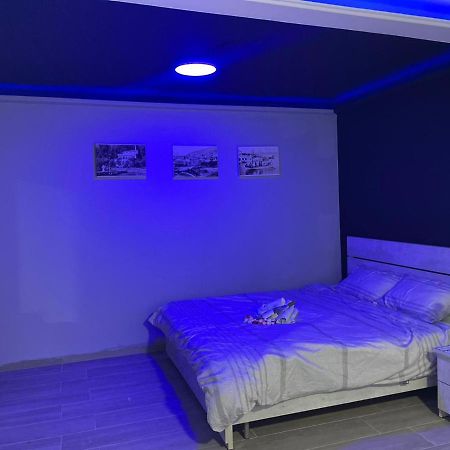 חדרי לייבל Label Rooms Blue & Red Tiberias Ngoại thất bức ảnh