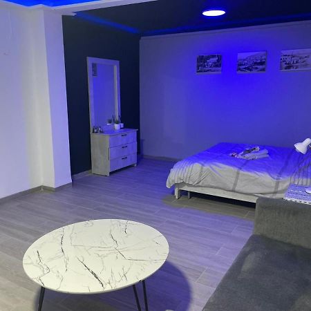 חדרי לייבל Label Rooms Blue & Red Tiberias Ngoại thất bức ảnh