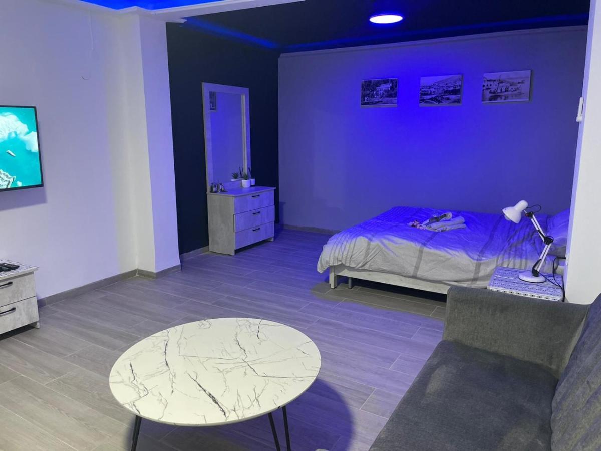 חדרי לייבל Label Rooms Blue & Red Tiberias Ngoại thất bức ảnh